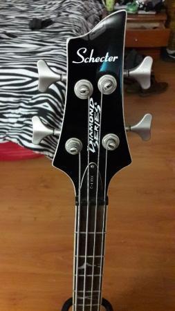 Bajo electrico Schecter