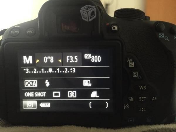 Camara Canon EOS Rebel T5i seminueva