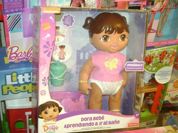 Dora aprendiendo a ir al baño