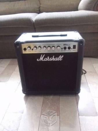 Amplificador de 45 Watts marca MARSHALL