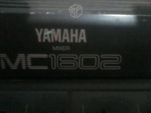 Mezcladora Yamaha MC1602