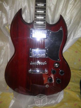 Bonita guitarra marca suzuki nueva