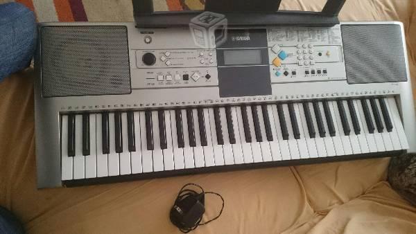 Teclado Yamaha YPT-320 Gris