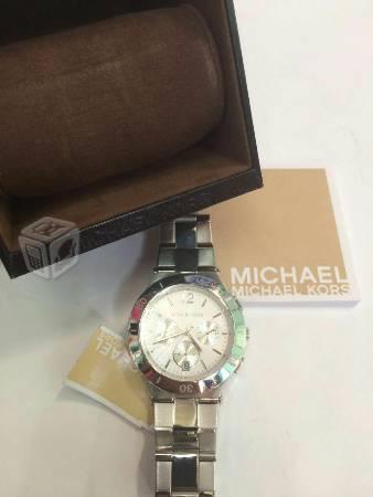 Busco: Reloj Michael Kors original