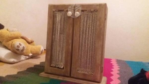 Caja de madera para joyeria