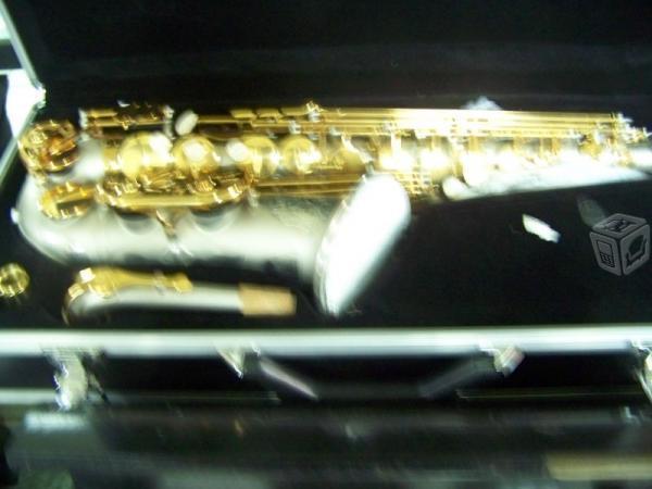 Saxofon nuevo susuki