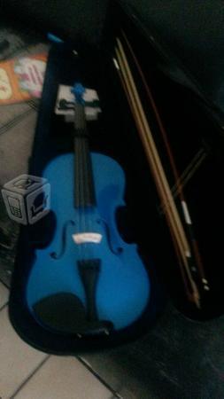 Violin color azul