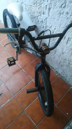 Bicicleta BMX GT