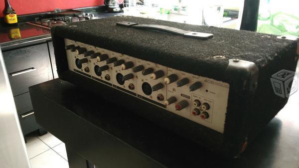 Consola phonic 408 y pedal boss súper over drive