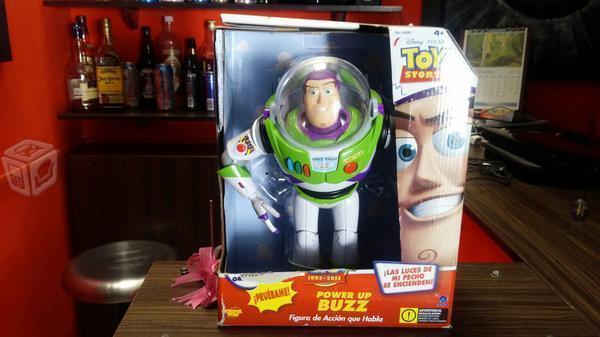 Buzzlight year nuevo en caja habla en ingles