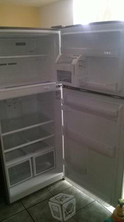 Refrigerador LG, menos de 1 año de uso