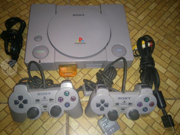 Play station 1 fat 2 controles jalando al 100