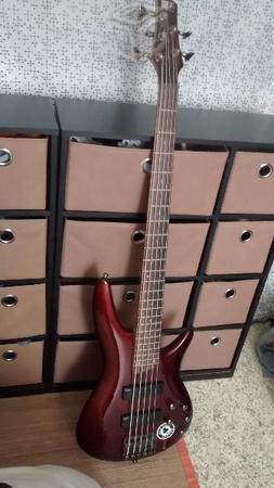 Bajo 5 cuerdas ibanez sr activo