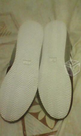 Tenis nuevos 2 pares