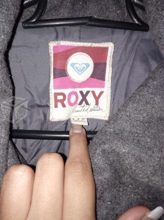 Abrigo marca Roxy