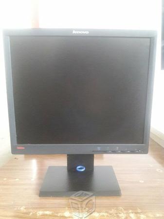 Monitor LCD de 17 Pulgadas Lenovo