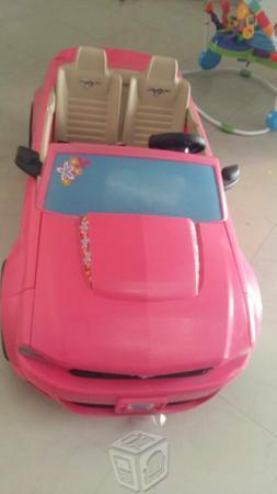 Paquete Mustang Barbie columpio y cocina