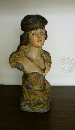 Antiguo busto de dama austriaco en terracota
