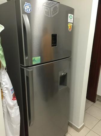 Refrigerador Samsung de acero inoxidable