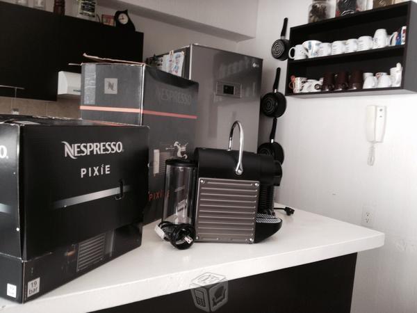 Cafetera Nespresso 