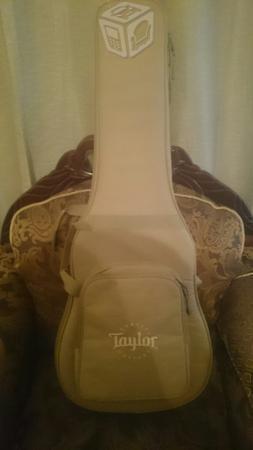 Guitarra electroacústica Taylor 214ce