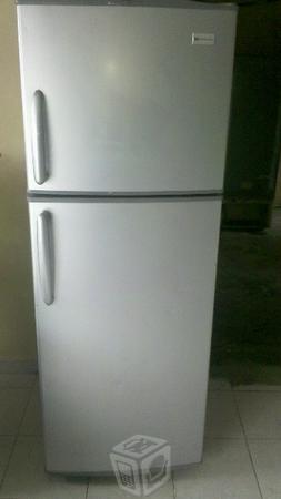 Refrigerador white westinghouse gris acero