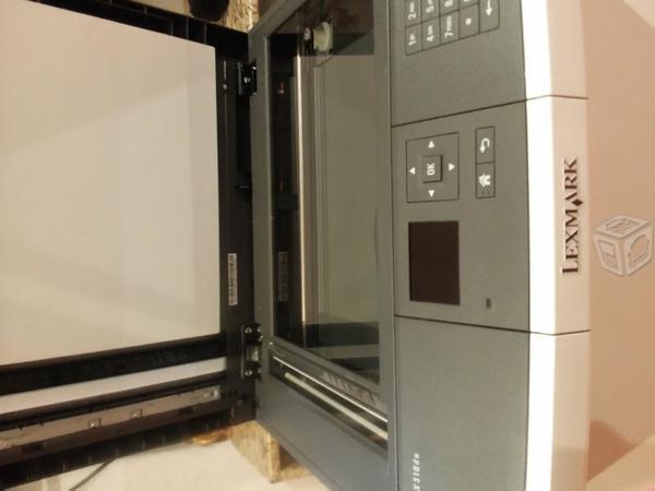 Impresora multifuncional lexmax laser a color