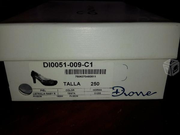 Zapatillas marca Dione #25