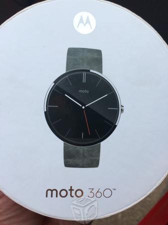 Elegante moto 360 smartwatch