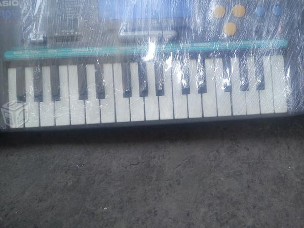 Teclado con cassettera casio