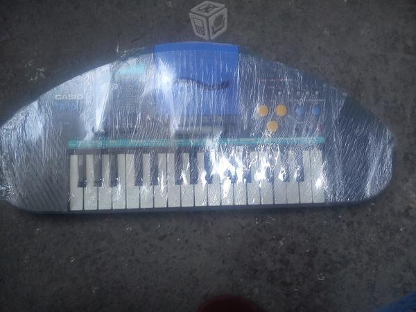 Teclado con cassettera casio