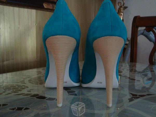 Zapatosnuevos bcbg azul celeste con blanco num 4.5