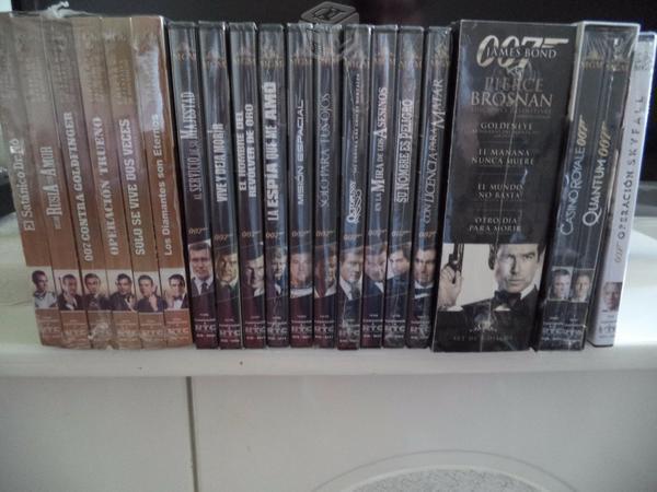 Colección de 23 películas de James Bond en DVDs