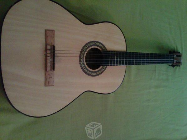 Guitarra acustica