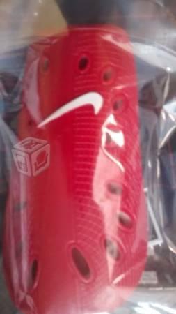 Espinilleras Nike J GUARD rojas Nuevas Originales