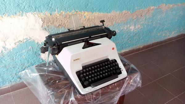 Máquina de escribir Olympia