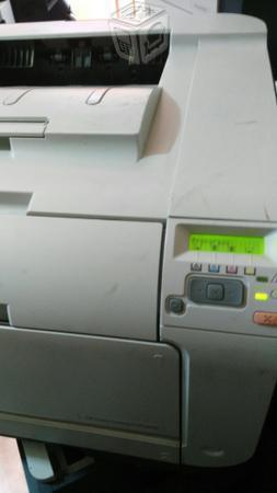 Impresora a color hp laserjet CP2025 toner