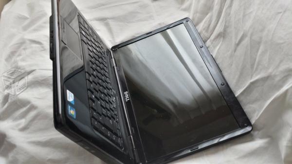 Laptop Dell Inspiron para revisar