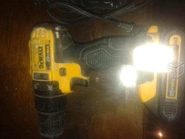 Taladro-atornillador dewalt 20v.de 1/2