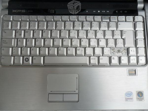 Carcasas de tres laptops marca: toshiba, dell, hp