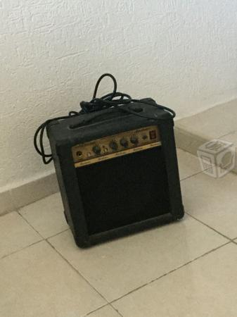 Guitarra Eléctrica y Amplificador