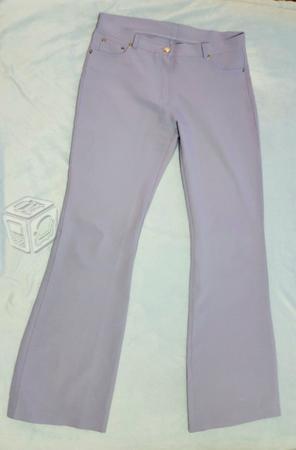 Pantalón morado talla 32