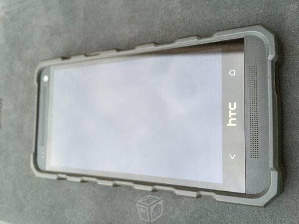 Funda c/ bumper para HTC m7 Body Glove