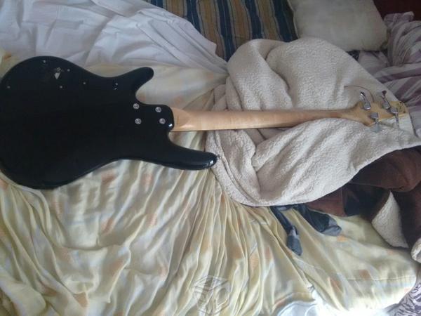 Bajo ibanez