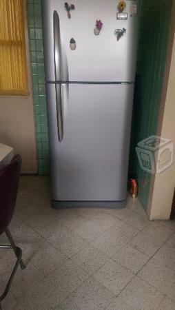 Refrigerador FRIGIDAIRE seminuevo