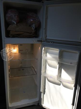Bonito Refrigerador