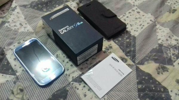 Samsung S3 con caja 2 gb ram y 16 gb