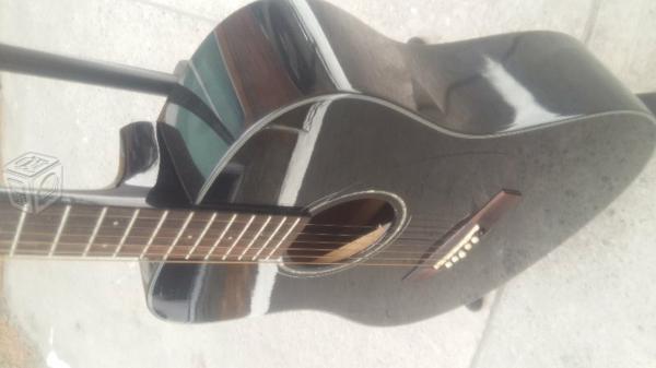 Guitarra acustica