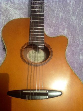 Guitarra yamaha electro acustica APX-6NA