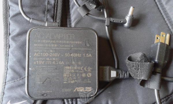 Cargador ADP-90YD B ac adapter